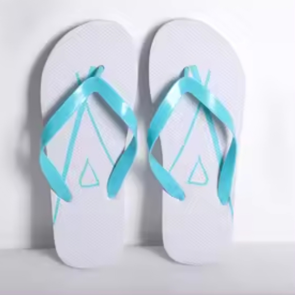 Nikki Beach flip flops One Size